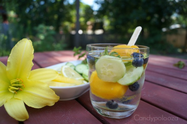 Mango con Cucumber berries and mint