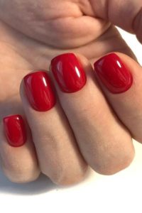 red nails