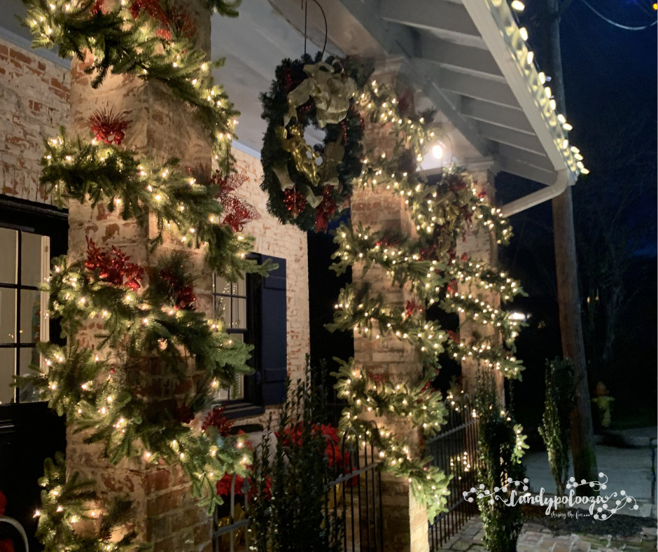 Christmas tips on candypo.com picture of a holiday decorated outdoor