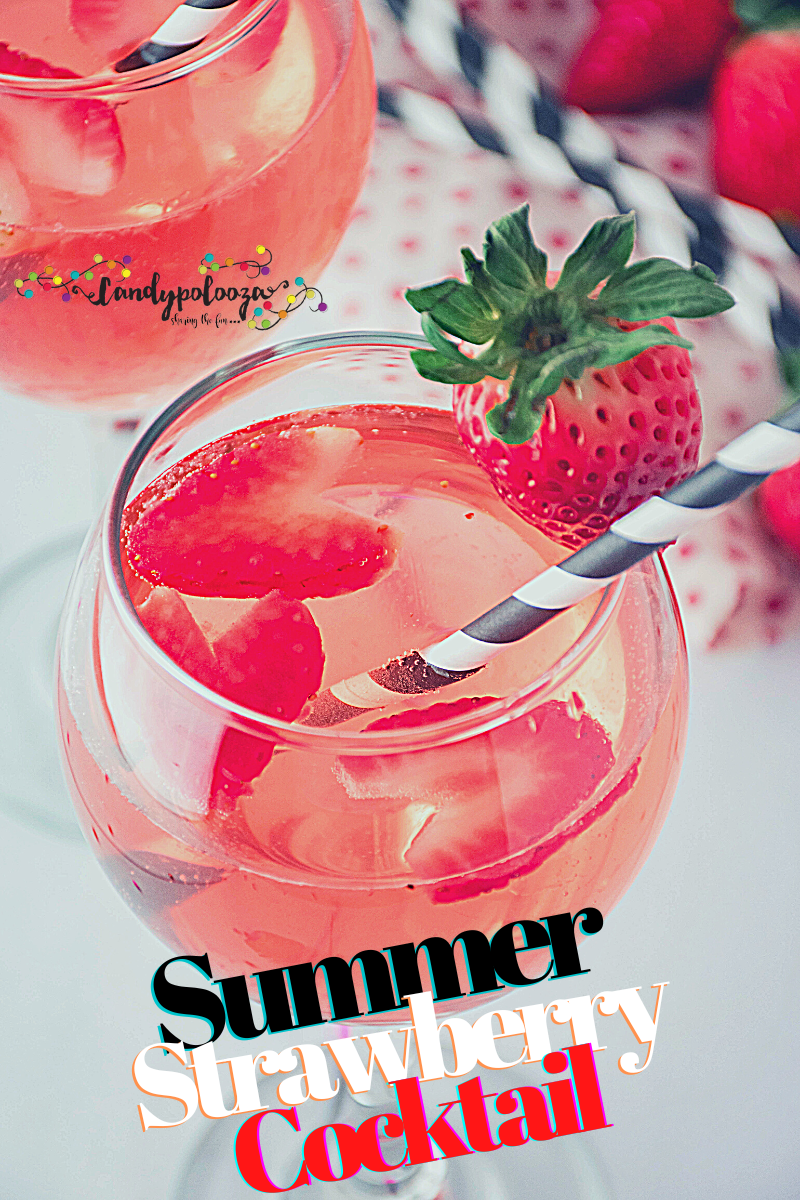 Summer Strawberry Cocktail Recipe on candypo.com